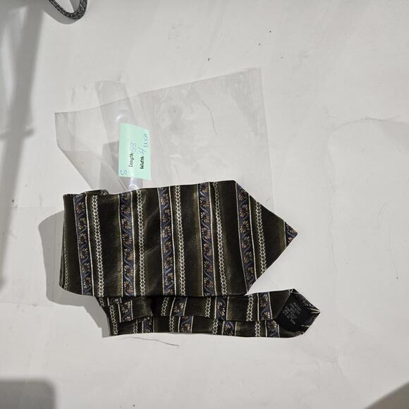 Necktie / Geoffrey Beene Men's Striped Tie 58" Long, 4" Wide, Vintage - Picture 3 of 3